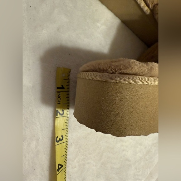 NWT MUK LUKS faux fur platform slipper, size medium (9-10) - Picture 7 of 15